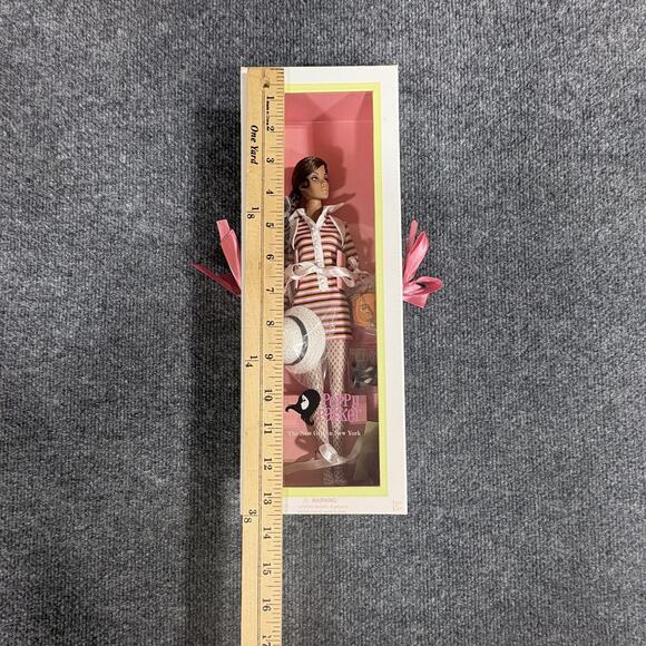 Poppy Parker The New Girl In New York Integrity Toys Doll NRFB Gift Box 12 Inch‎ - Picture 8 of 9